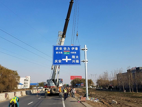 铜陵铜陵道路护栏网网片该如何进行正确的选购呢？